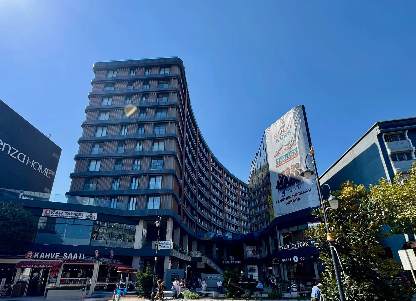 Novi Bazaar — cadde cephesinden genel görünüm